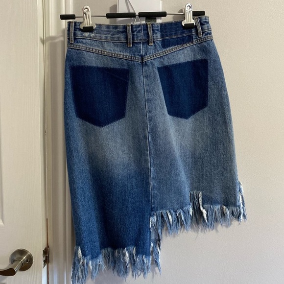 Asymmetric denim fringe skirt - Picture 2 of 4